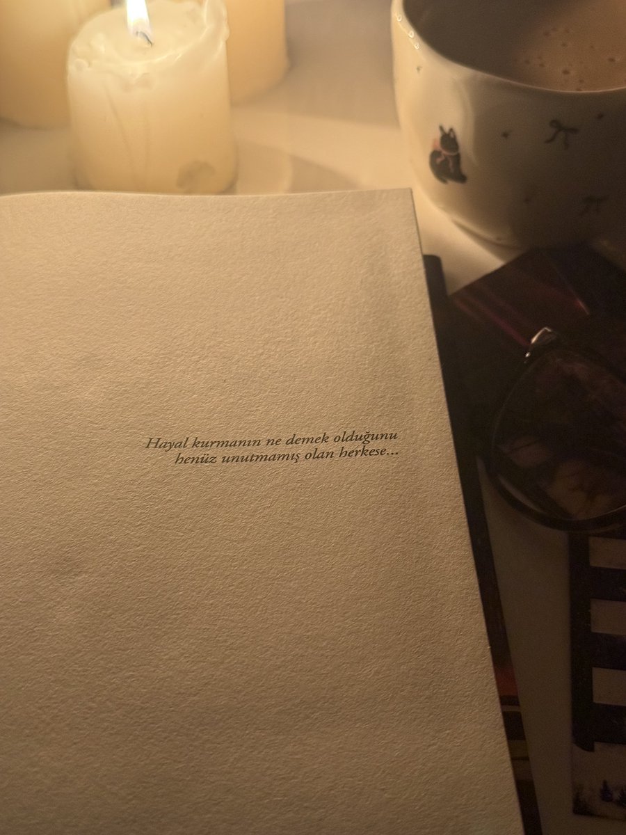 redvvren's tweet photo. 3. kitap elime ulasmadan duzah reread yapıyorum gelen gelsin https://t.co/m2B4Ys7e0G