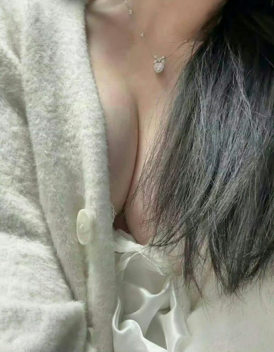 stellarhar59455's tweet photo. 这个点还有男生吗？   

 我想发照片🫣直接发 https://t.co/Xe6jMIXge1