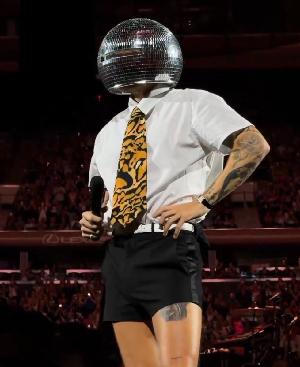 harrysbrasil's tweet photo. Disco All The Time. Harry Styles, Occasionally. https://t.co/v6vbxZ4dyQ
