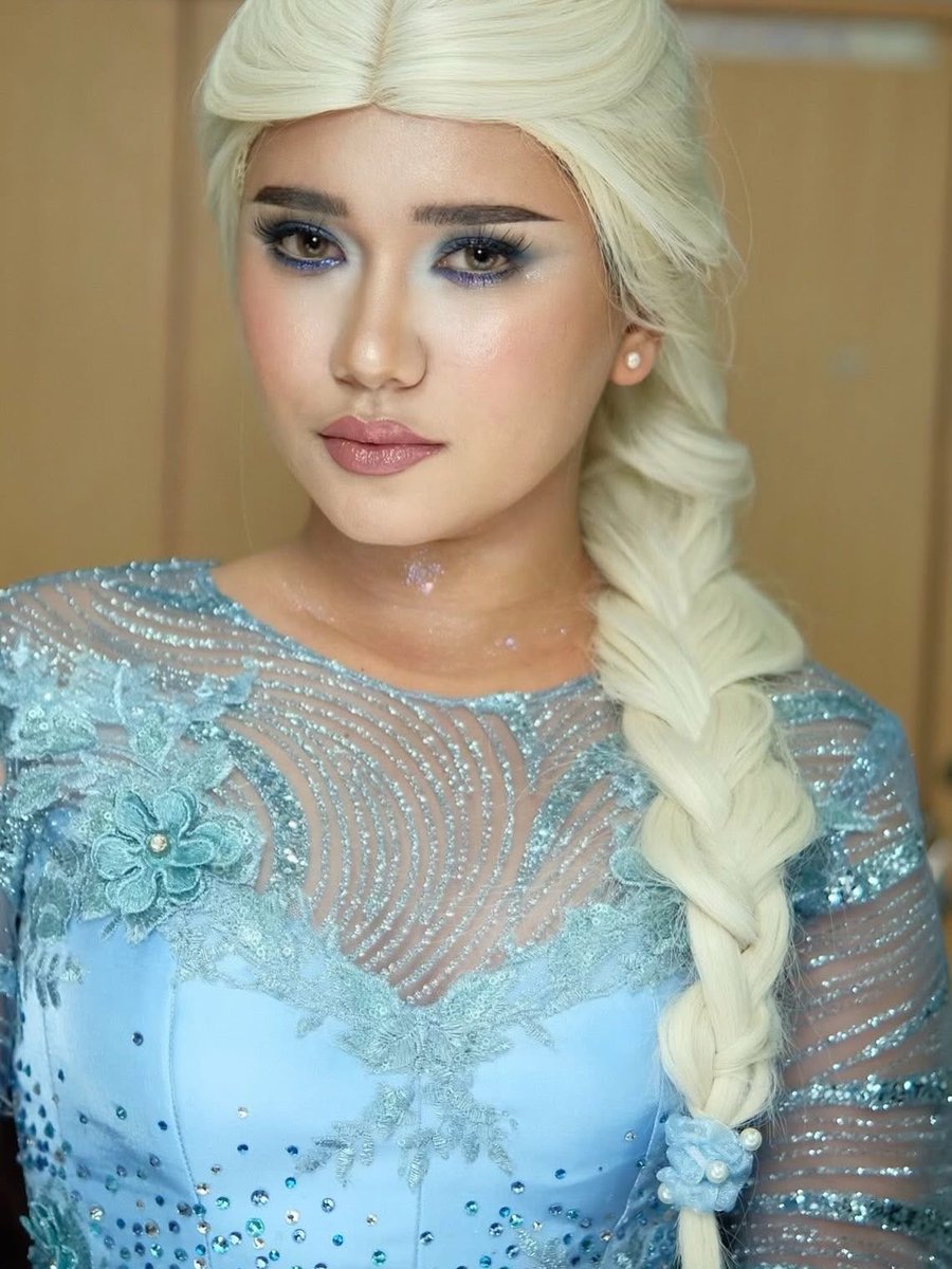 OjedaLoca's tweet photo. CDU Awit Sayaw Sheila Cifra as Elsa

Makeup by Glam And Glow by Niño Tajada
Hair by Halsey Gray

Book your events now. https://t.co/dLuQOAzPeo