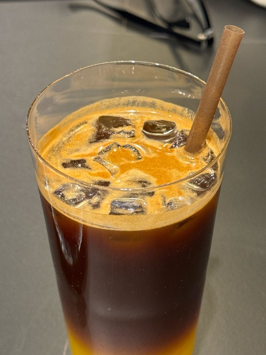 parameinformar's tweet photo. 5-minute iced matcha latte to kickstart your day! Mix 1 tsp matcha powder with 2 tbsp hot water, stir well, pour over ice, top with oat milk. Creamy, earthy, and totally Instagram-worthy! https://t.co/MqahaNbVFo