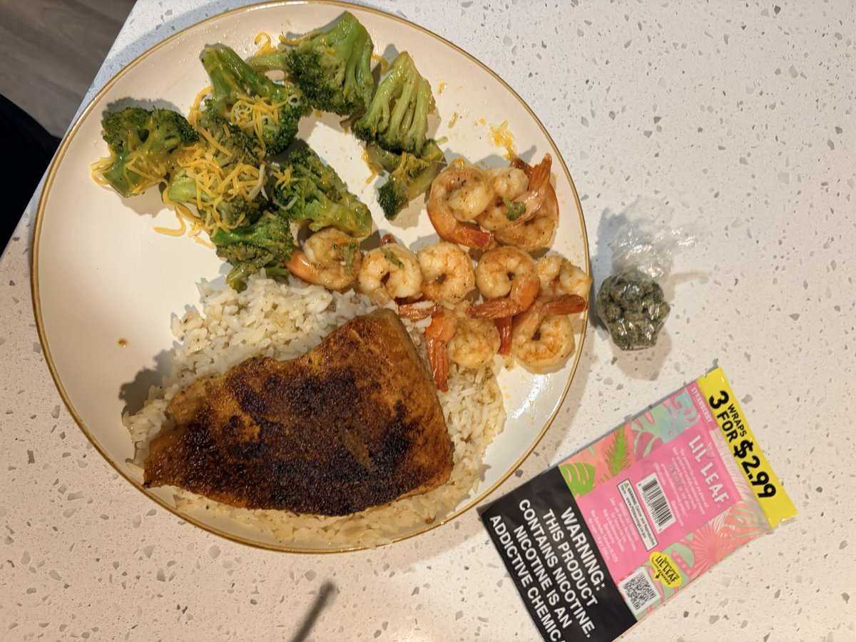 LongPipen's tweet photo. Welp I Guess I’ll Have Din Din 🤭 #HomeCooked https://t.co/xnQl3kjYDM