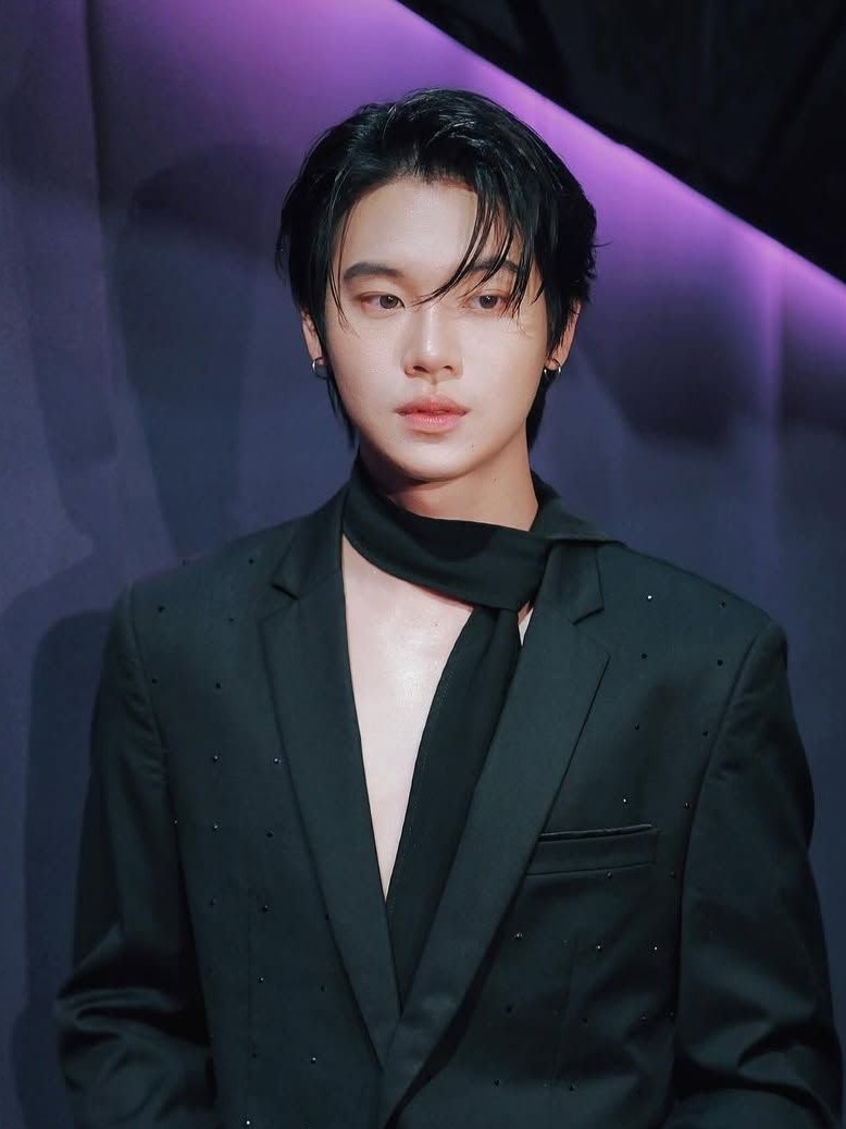 boyslovehub's tweet photo. After being constantly harassed about the issue, Yin Anan clarifies false dating rumors and puts an end to it.

"I’m just a doll that you want to pick up and put together with another doll. P’War and I, together forever. We fucking love each other. But we will never be boyfriends. For me, a fan club was a group of people who support us and love who we are. Today I discovered that I was wrong. 8 out of 10 people were disappointed in me. If you can’t control this doll, then you’re ready to hate and hurt it. Therefore, so there is no misunderstanding: one day I will have a boyfriend/girlfriend. So, don’t be disappointed in me and say that I deceived you. From now on, I’m not going to come out and explain anything anymore. Unless it’s something illegal. Reflect on yourselves. I love you very much, that’s why I’m trying to bring you back to reason."