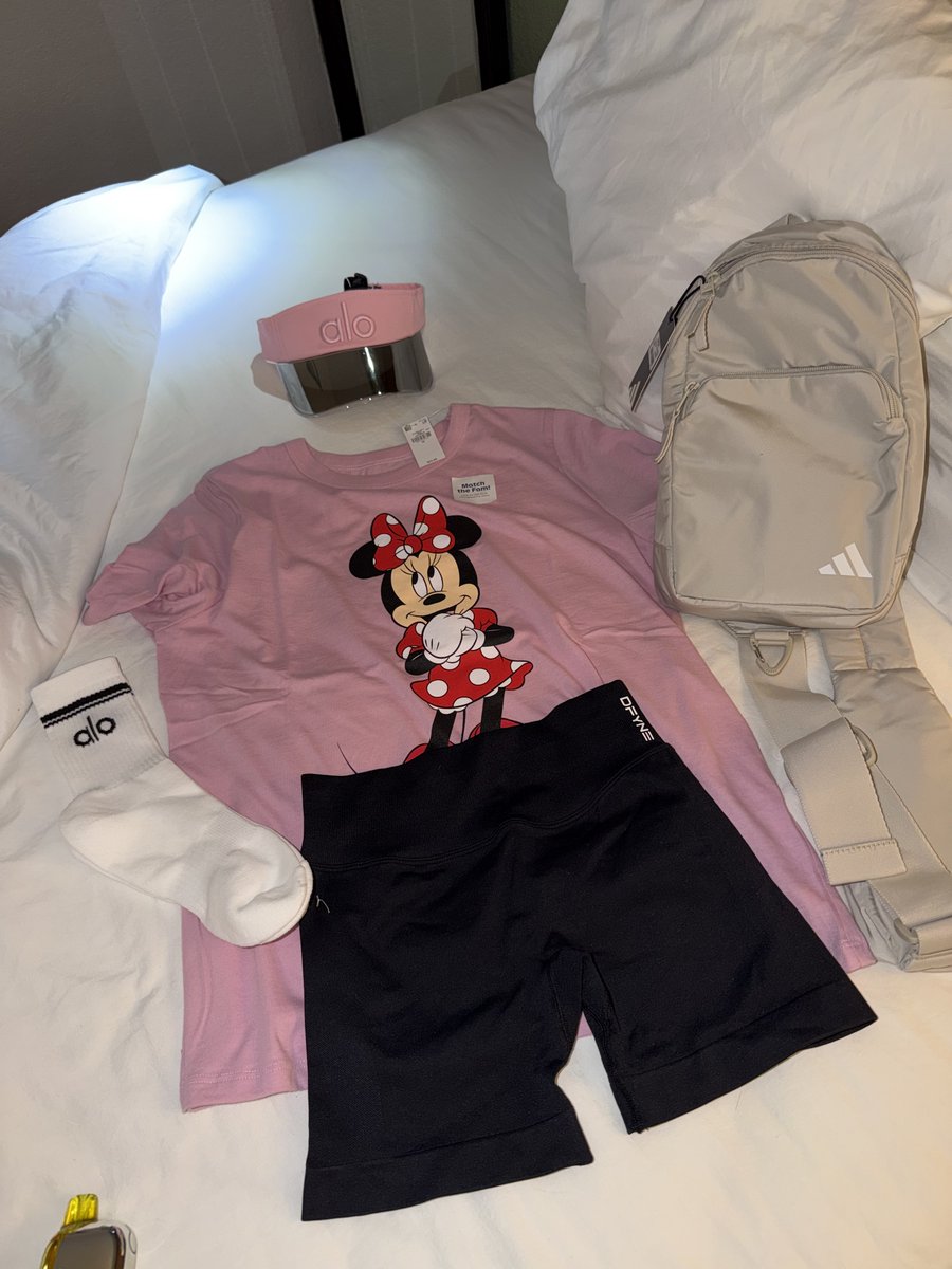 danagarzac's tweet photo. Lista para disney 🏰 🩷 https://t.co/0qIAzhR0IM