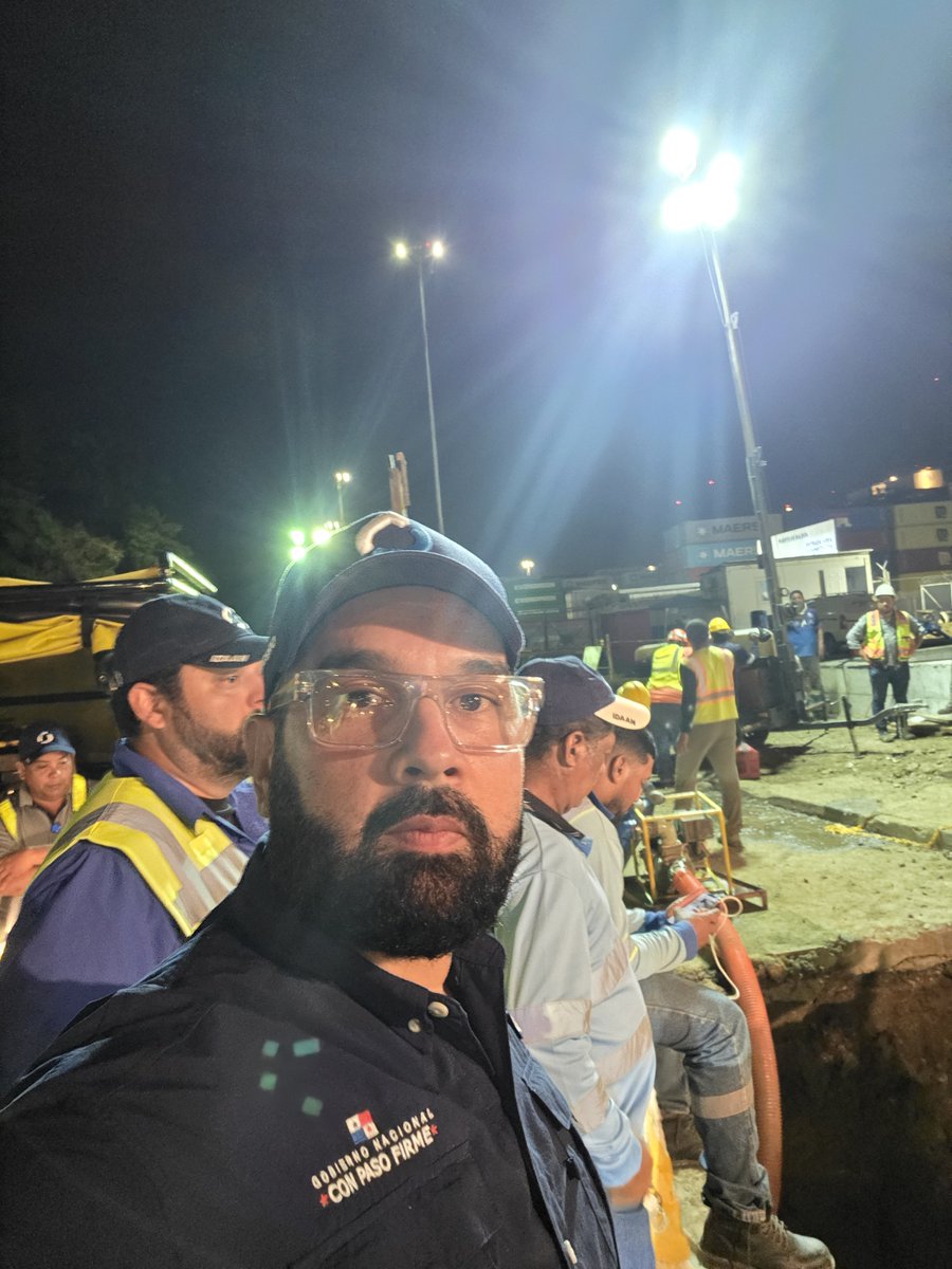 Tercero78's tweet photo. Después de una jornada exitosa de Panamá Este sin Fugas, continuamos trabajando por un servicio de agua potable más eficiente y confiable para todos los panameños.👷‍♂️👍🏻

Ahora avanzamos con los trabajos de interconexión de las líneas de agua potable de 20 y 10 pulgadas, como parte del proyecto del Cuarto Puente sobre el Canal de Panamá.

Son obras que requieren planificación, esfuerzo y compromiso, pero que representan progreso para nuestro país.🇵🇦✅️