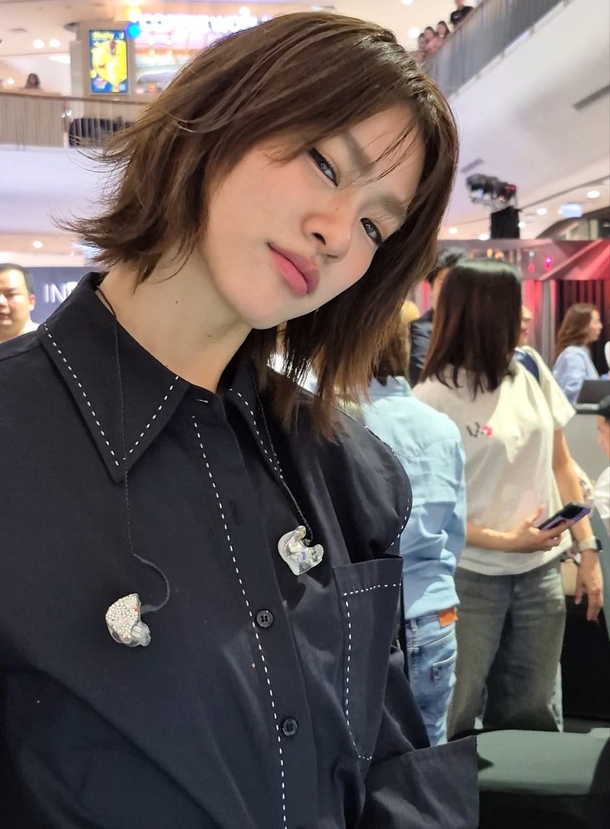 wrencrums's tweet photo. i can’t believe the solo fans were calling her ugly ?????? i’m- https://t.co/sTAetX7x7W