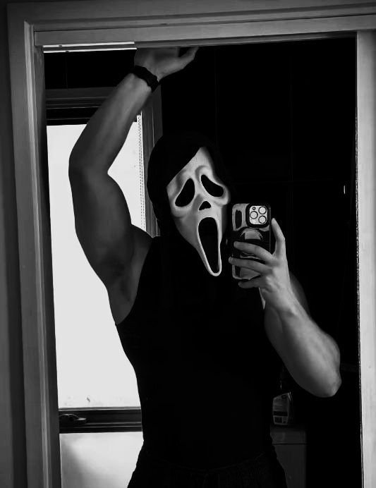 Magnusvyon's tweet photo. GhostFace está a solta, quem será a vítima de hoje? https://t.co/8ALxMN8Ff6