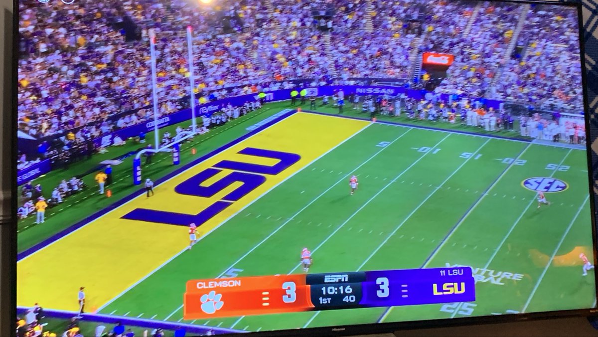 Mnoles555's tweet photo. Miss the boot sometimes def night games one of them https://t.co/TOwCczRm3p