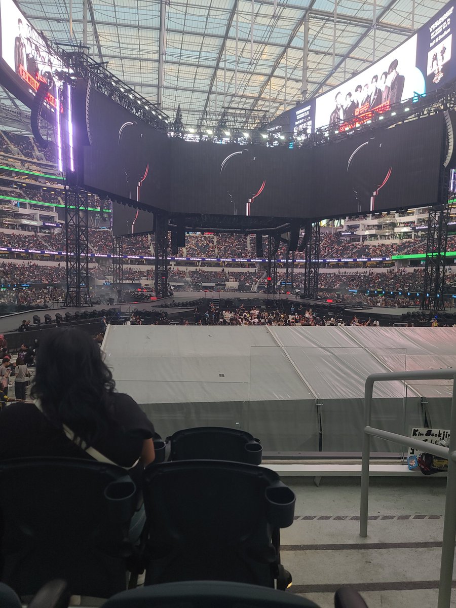Heal_InnerChild's tweet photo. Day 3 Los Angeles...BTS World Tour | Arirang https://t.co/y4GjvYRbEj