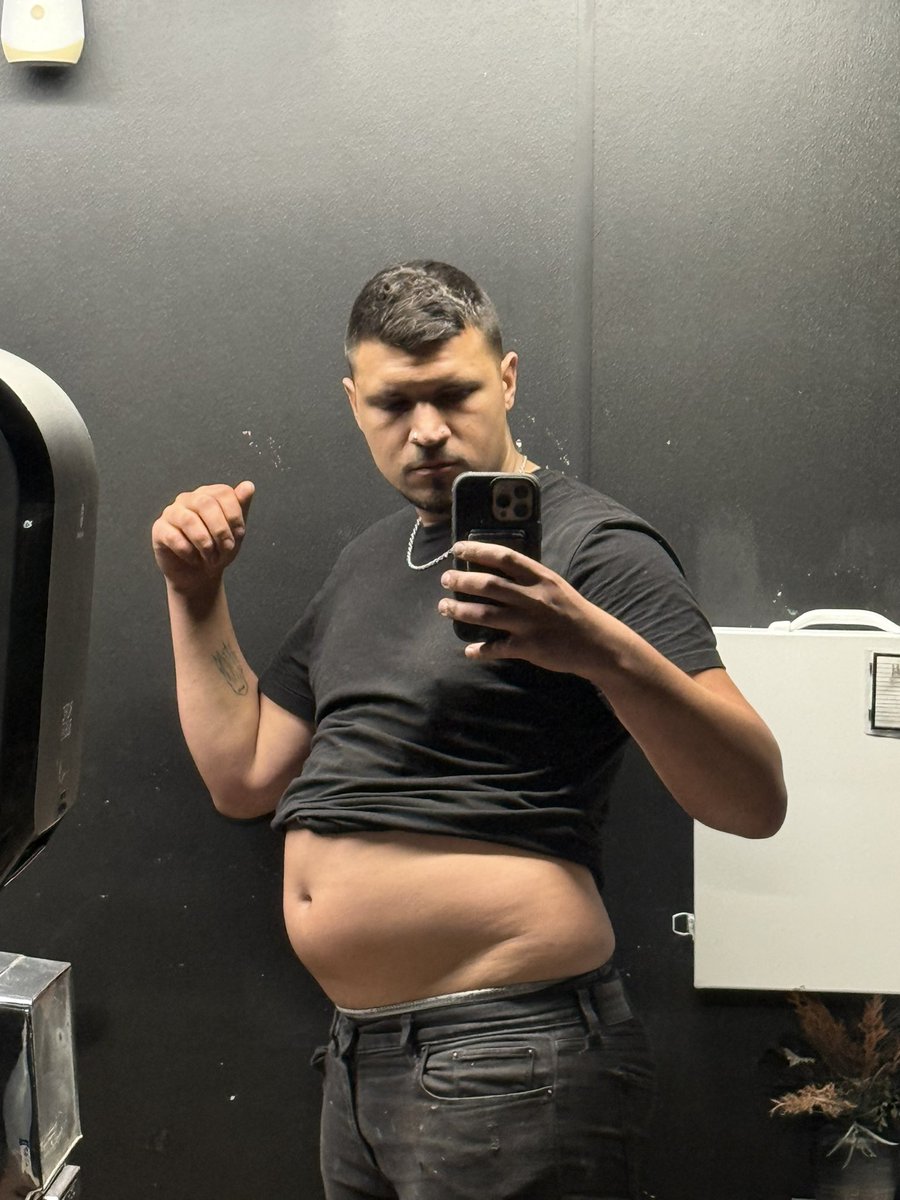just_here350's tweet photo. Swipe for a guy reveal 😈 https://t.co/cetIIlJNdA