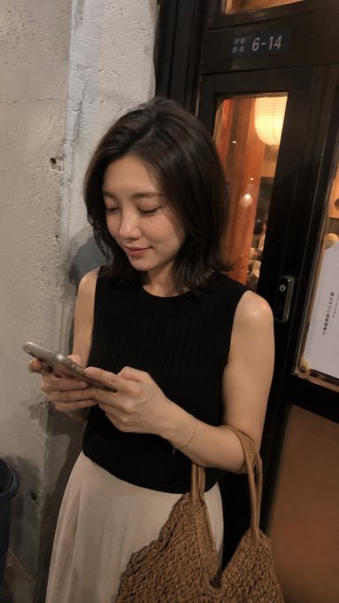 Marc81498029's tweet photo. 賞味期限切れのオバサンだけど…   
 まだセーフかな？ダメ？ https://t.co/F9OX5JpTjQ