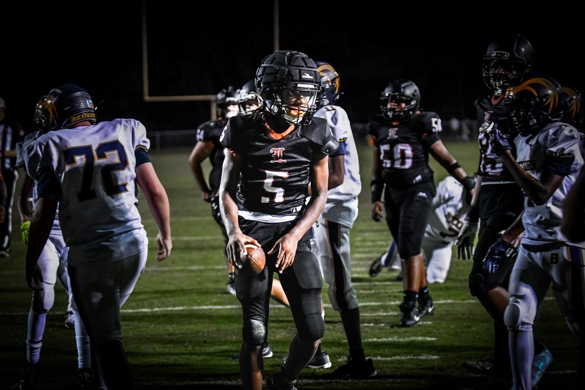 V_Marshall5's tweet photo. 5️⃣  I’m coming😤🏈
#qb1 #2031 https://t.co/TmQMArhn6A