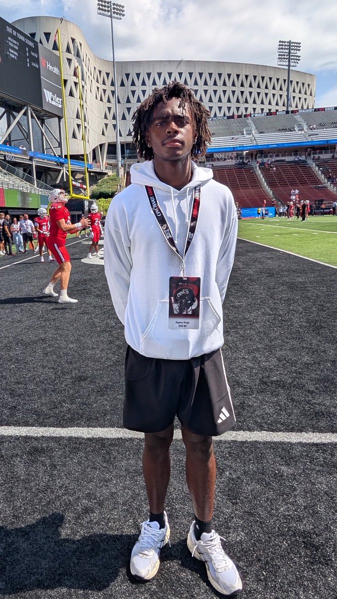 wrightkingston_'s tweet photo. Thank you so much @GoBearcatsFB For having me Queen City is a beautiful place can’t wait to get back on campus!!🐾 #AG2G 
@silas_gleason @Coach_Cass @CoachJBurbage @CoachStingley @DavisGerig @DylanLanker https://t.co/oAVybW83H6