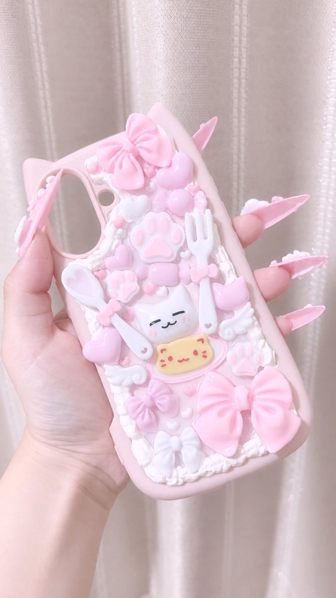 Nekonominya_'s tweet photo. セルフネイルとスマホケース！
パーツ作るのに発狂‼️ https://t.co/kGOE1tL9ju