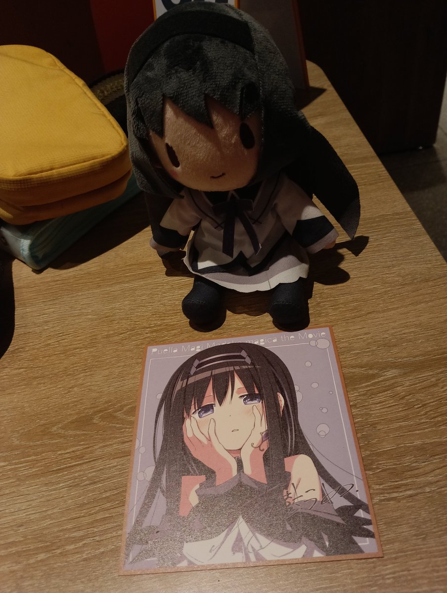 305305mayuni's tweet photo. #まどマギ映画
朝早く行って、まどマギ映画の。
特典ほむらちゃん狙いに行ったらー、まさかのー推しがー https://t.co/mw3ll1Uesa