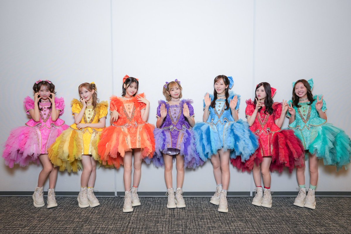 FRUITS_ZIPPER's tweet photo. ✨💿\ FRUITS ZIPPER大特典会＠ベルサール汐留  /💿✨

🗓2026年9月6日(日) 
📍東京都：ベルサール汐留
 
1部ありがとうございました🫧⊹₊⟡⋆
本日はプリンセスルック衣装👑💚💜🧡🩵💛🩷❤️
最後までよろしくお願いします！🌟

🔗大特典会詳細はこちら
https://t.co/qQAiy4xO63

【📝特別当日抽選会詳細はこちら】
https://t.co/JyX2TFBtpJ
販売時間：9月6日(日)  10:00~

✎＿＿＿＿＿＿＿＿＿＿＿＿

【🛍️グッズ詳細はこちら】
https://t.co/86JLGPS4X0
グッズ販売時間：18:00まで（予定）

#ふるっぱーリリイベ情報
#FRUITSZIPPER #ふるっぱー
#フルーツジッパー