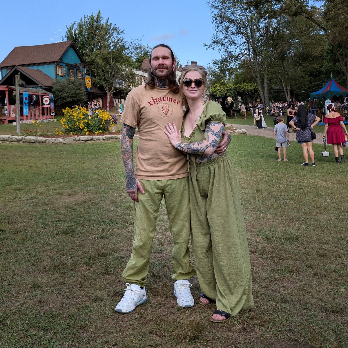 littlenutsac_'s tweet photo. We went to the Ren Fair today https://t.co/ZcbCxYvYd6