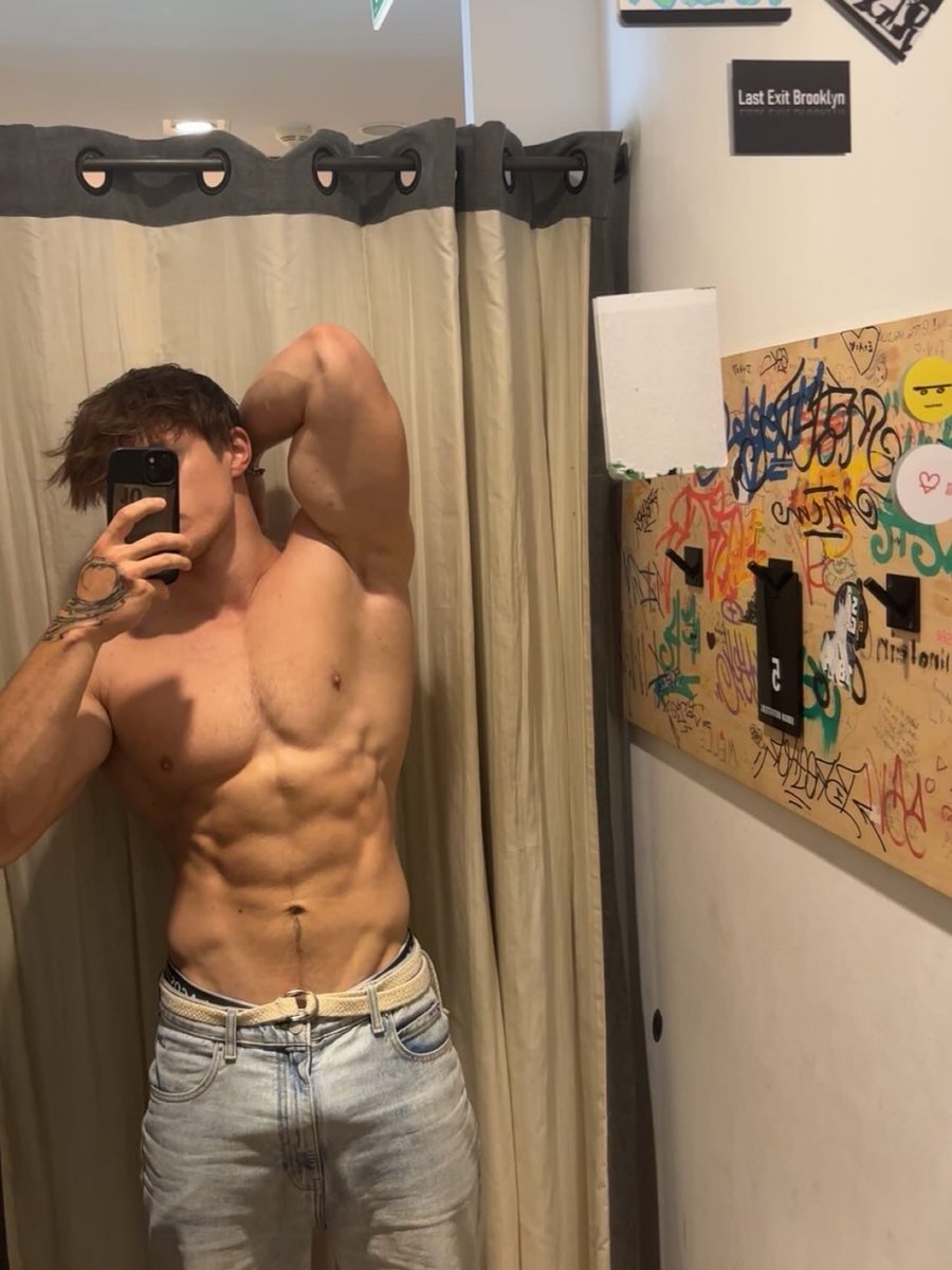 Alphasandro3's tweet photo. Serve me Now faggs😈
#gym #physique #alpha https://t.co/fAwSA8xGny