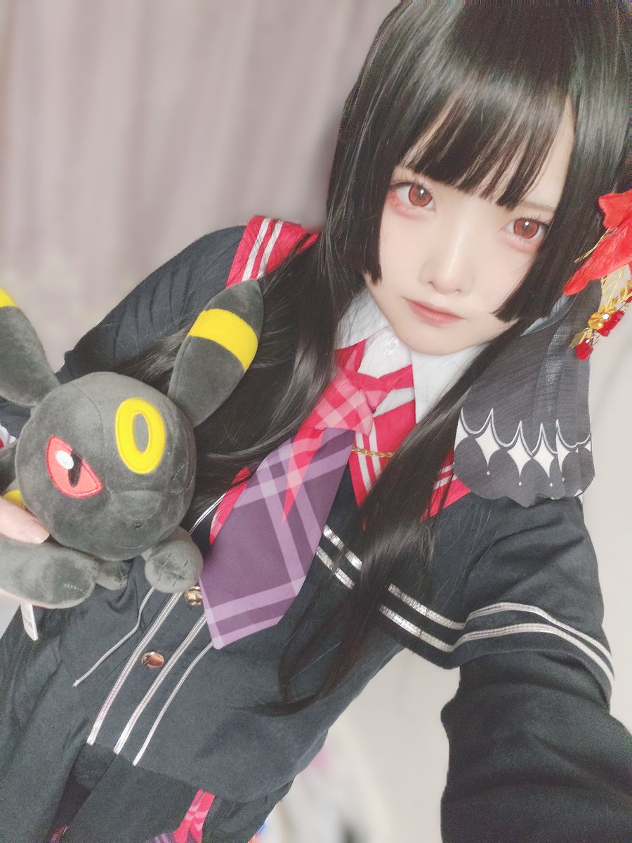 m1oxsh's tweet photo. 本日 #異ノ祭 二階堂ヒロさんのコスプレで参加しますよ～～～✒️ E-1,2でお待ちしてます❣️

これはおうちで撮ったブラッキーとのオフショ https://t.co/4NfIzXRfXK