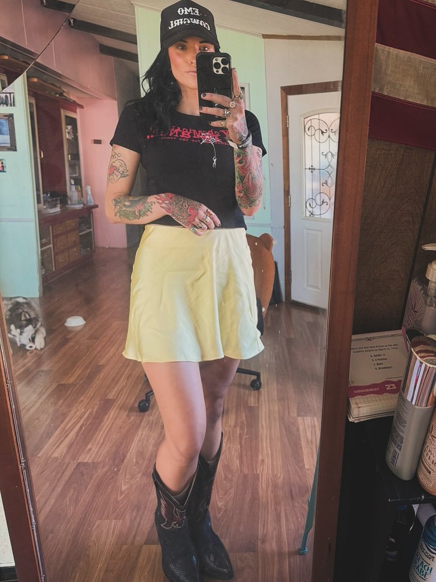 Igormdis's tweet photo. She’ll go to the rodeo, but you can bet she’s going emo. https://t.co/M3GXcbZJrX