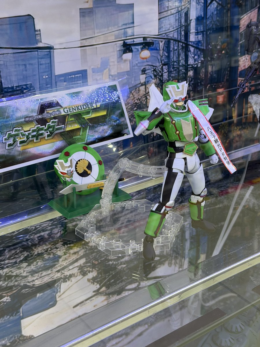 0HjfYnCVTBhPb7R's tweet photo. ビックカメラJR八王子駅店　5階に、八王子のヒーロー　ゲンキダーJの自作プラモデルを展示させて頂いております。興味がある方はぜひご覧下さい。
#ゲンキダーJ #八王子 https://t.co/zzbh8Wf39I