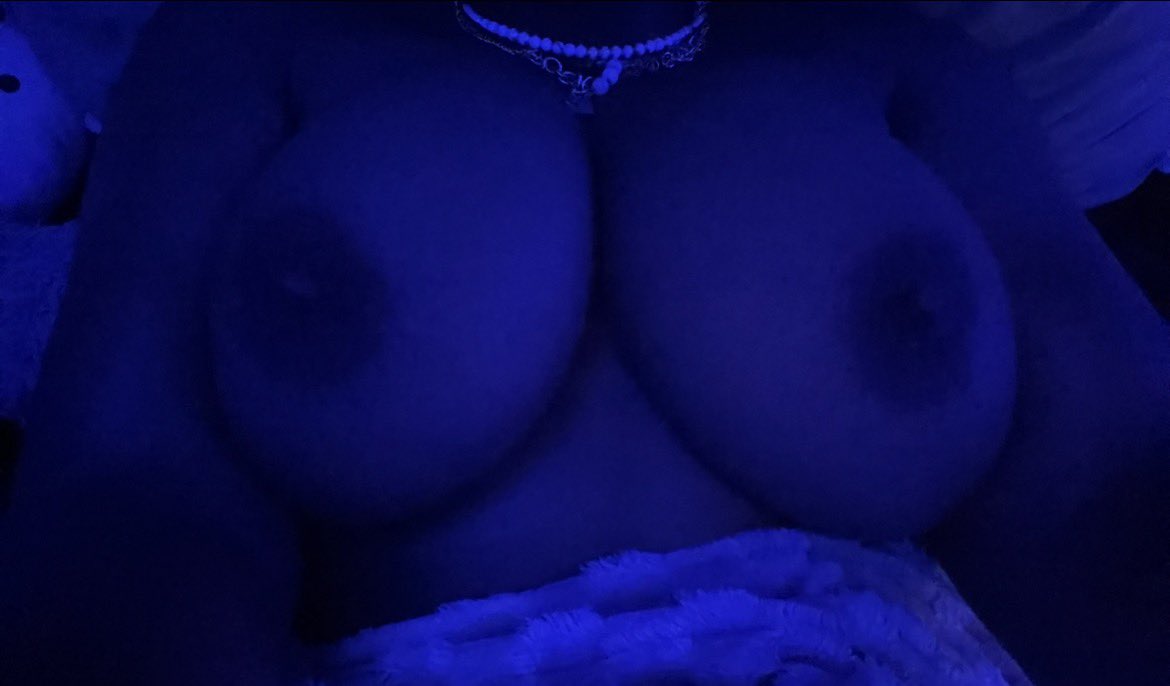 droolykitten's tweet photo. off / on 🦋🩵🐾 #nsfw #nsfwtwt https://t.co/PXVldCZnZk