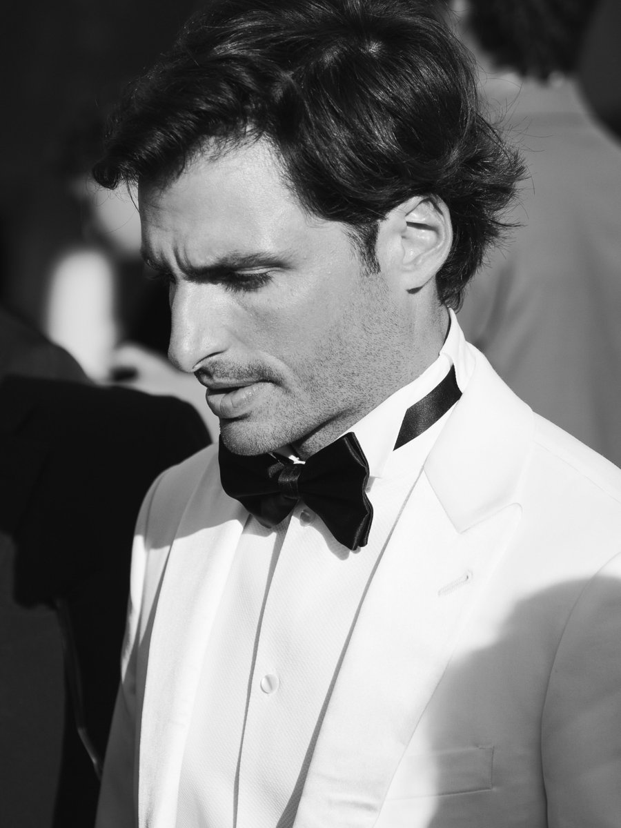 itsnotme_arii's tweet photo. Carlos by Marta Formentello ✨ https://t.co/73giPPwDbb