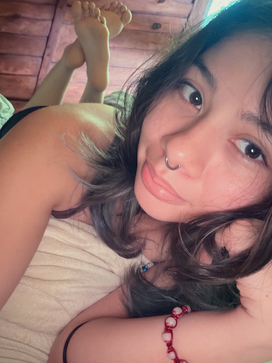 OohLaStella's tweet photo. :33 #latina #biglips #pawg #onlyfans #feet #feetworshi̇p #feetfetısh #soles https://t.co/u9WAKUtJs8