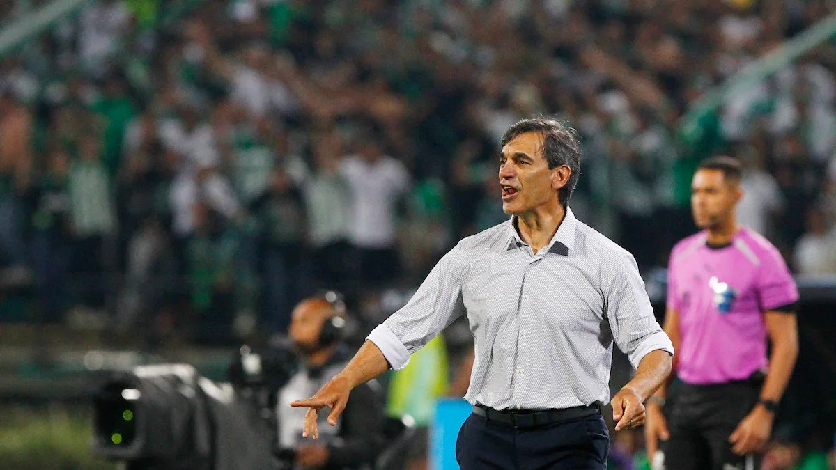 Esbicruz_23's tweet photo. Después de haber escuchado las entrevistas que le hicieron a Fabián Bustos ayer

Puedo decir que lo mejor que hizo en Millonarios no fue eliminar a atlético nacional en sudamericana 

Fue haber expuesto lo mal dirigente de fútbol que es Gustavo Serpa 

Honor a quien se lo merece https://t.co/yb2EbD8kqM