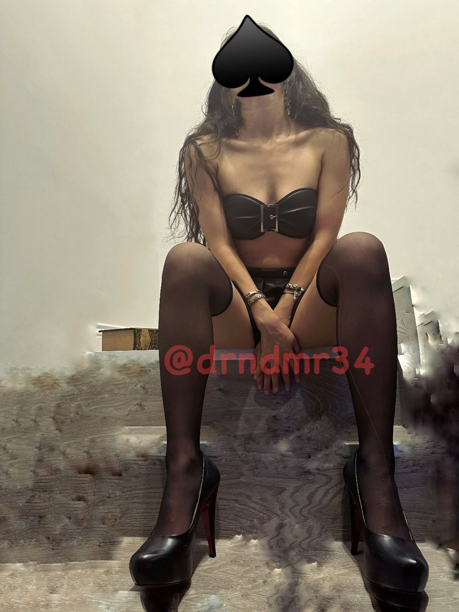drndmr34's tweet photo. ♠️

#swinger
#hotwife
#couple https://t.co/hPAmXVyFV7