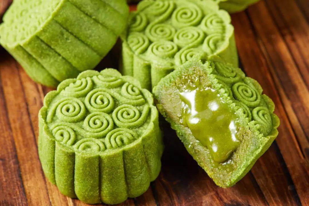 SelinCanqfbz's tweet photo. Just found the perfect bite—creamy matcha lava oozing out of warm butter cake, 10/10 no notes.， https://t.co/FjzG5Ac6uE