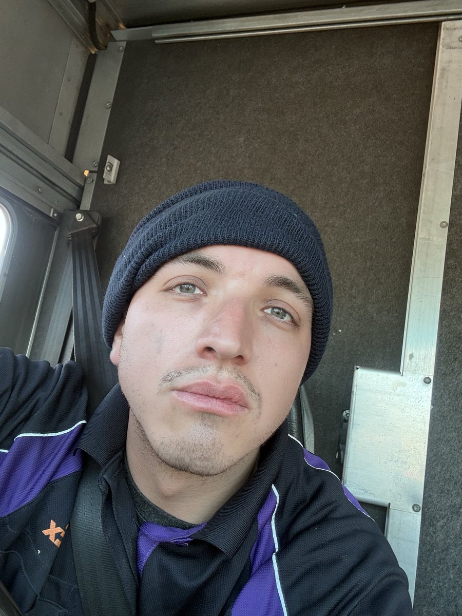 NoonMeridian's tweet photo. @basedkingmarcus @EdwardKenwfx @asddogcat @kyozerv2 @AgarthanGuard @esjesjesj Yes bro very embarrassed, look how bright I get just from working(FedEx driver) 😔 so so embarrassing. https://t.co/jjpc6nXhtg