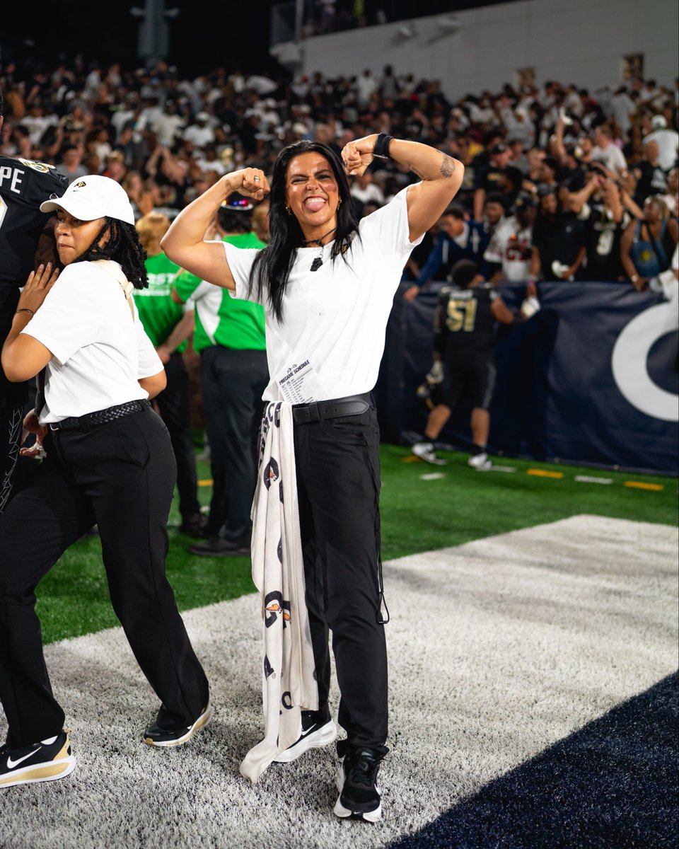 _mo_tivate's tweet photo. “Do your job. Do it well. And do it with PRIDE.” So proud of this team. What we got is special

A lot has been said about me and I’ll talk about it soon but for now…I’m on assignment. Back to work. 

To all my girls out there watching and chasing that dream..KEEP GOING #motivate https://t.co/6BtNt7Iz2c