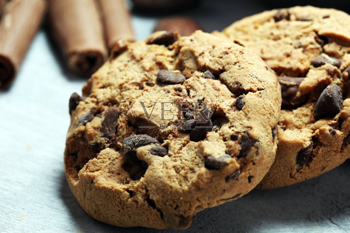 Mesho0o_Alahli's tweet photo. Helped my roommate grab her textbooks today, and she baked my favorite chocolate chip cookies as a thank-you—small acts of kindness make every day warm!， https://t.co/AdgYjcYL87