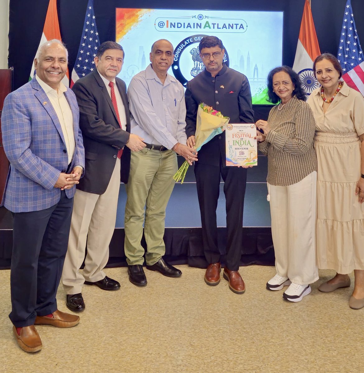 IndiainAtlanta's tweet photo. 🇮🇳India American Cultural Association🇺🇸

Consul General @doctorsumitseth met board members of IACA - India American Cultural Association and discussed ways to bring Indian Diaspora together to promote Indian traditions, values, and culture 

India American Cultural Association (IACA) of Atlanta is a vibrant community organization dedicated to celebrating, preserving, and promoting the rich cultural heritage of India while fostering meaningful connections within the diverse American community.