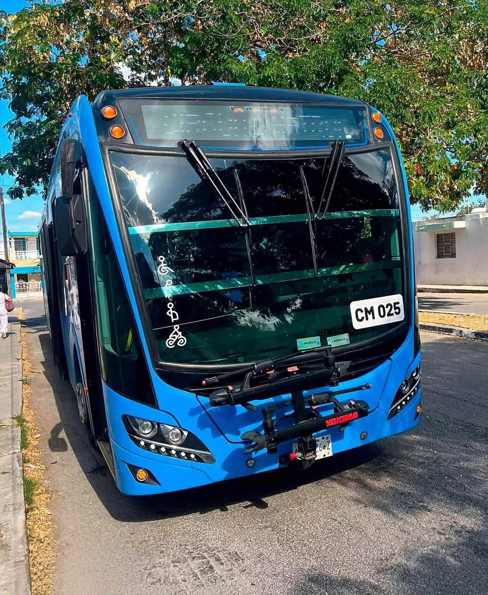 VigiaCiudadano7's tweet photo. Es oficial el Sistema Va y Ven terminará siendo desmantelado para devolverle el poder a los antiguos concesionarios, solo duró unos pocos años el gusto de tener un servicio de calidad. Fuentes como José Luis Preciado señalan estarían retirando las unidades de 5 en 5 con camino a Aguascalientes para integrarse al sistema YOVOY. Estas unidades habrían sido adquiridas inicialmente para cubrir rutas en el sur de Mérida.