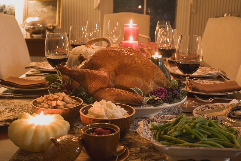 90Soykan's tweet photo. [ Thanksgiving is almost here! Treat yourself to our limited holiday roast turkey set, complete with cranberry sauce and spiced pumpkin bread—only available this week!  #HolidayEats]]， https://t.co/scJSXBtFjl