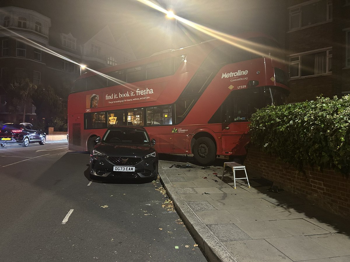 chaxicab's tweet photo. West End Ln/Abbey Rd…..and another one….how do they keep doing it…at least they’re consistent….. https://t.co/lFmqdIGsR7