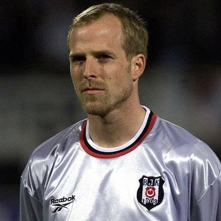 OlayBesiktas's tweet photo. Markus Münch: “Kariyerim boyunca ayrılmak zorunda kalıp üzüldüğüm tek takım Beşiktaş’tır. Hani bir sevgiliniz olur; siz ondan ayrılsanız çok koymaz ama o sizden ayrılınca biraz daha zordur. Onun gibi bir şey işte.”

Happy Birthday, Markus Münch! 🦅 https://t.co/qAB8EZnM2k