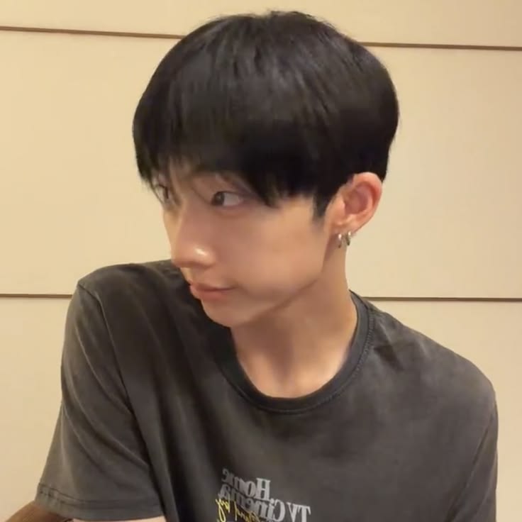 breathturn's tweet photo. "why so cute?"                                         "kkyu?" https://t.co/ijMHH5KuHt