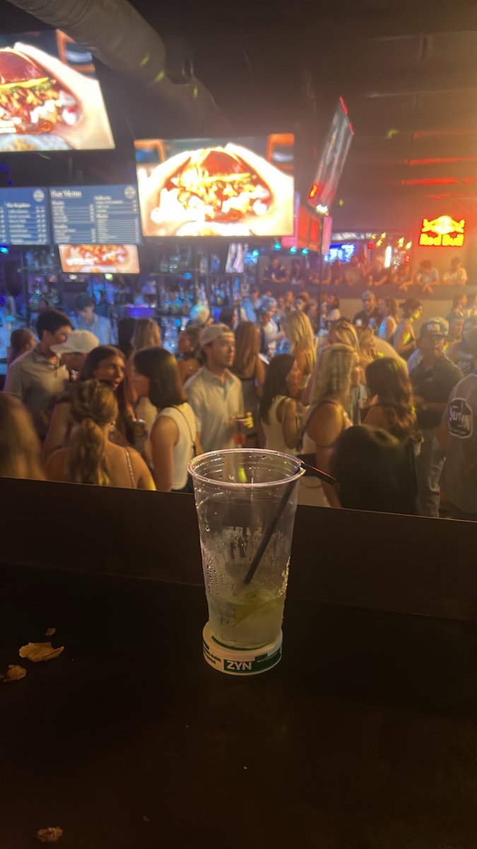 ZACKFUXFINBiii's tweet photo. I remember the blue room a lot different 10 years ago in the prime. At least we get to listen to Zack Blackwell and the middle ground tonight https://t.co/pOQva58mXB