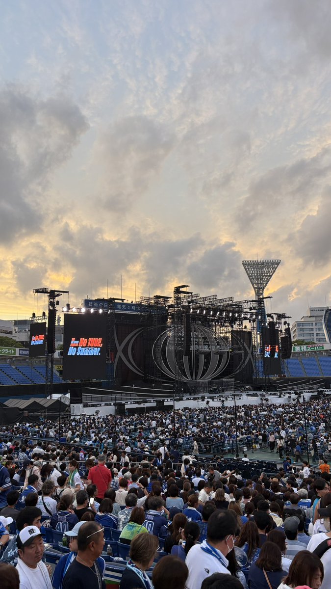 ami2996_nami's tweet photo. 今年も最高のライブでした✨

久しぶりのかっくん側
両サイドにお隣さんなしの良席でした🙌🏻

セトリも最高！！
懐かしい曲も聞けたし、
タオルのぶん回しは会場が１つになって
めっちゃ楽しかったです😆

毎年こうして楽しませてくれることが当たり前ではないこと。
TUBEに感謝です🥹

#TUBE https://t.co/NiSyAZ8pVo