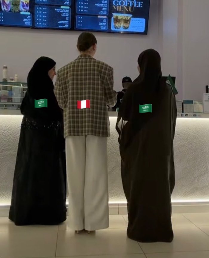irtu88's tweet photo. Why are Saudi women so extremely short https://t.co/OP7ubmUYSR
