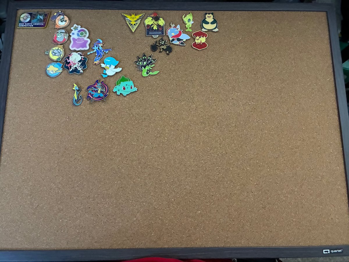 MassiveCaleb's tweet photo. After doing some trading at Worlds I officially have decided to start my pin board!
I have some work to do. https://t.co/dEK7zaHiYu