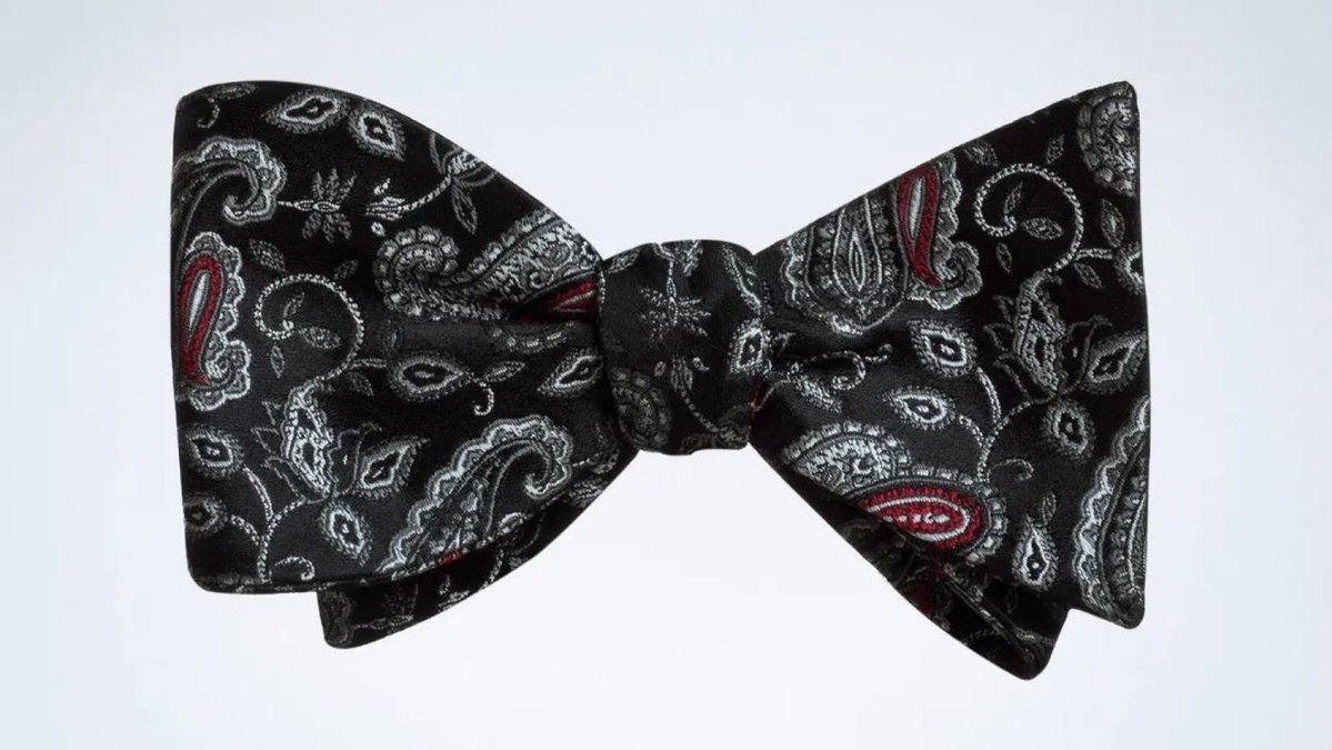 Ken_Rosenthal's tweet photo. Tonight’s bow tie for Yankees at Padres on FOX at 7:15e/4:15p: The Leukemia &amp; Lymphoma Society. More: https://t.co/Scrldh32xN @LLSusa https://t.co/JXjb7Fj3Vs