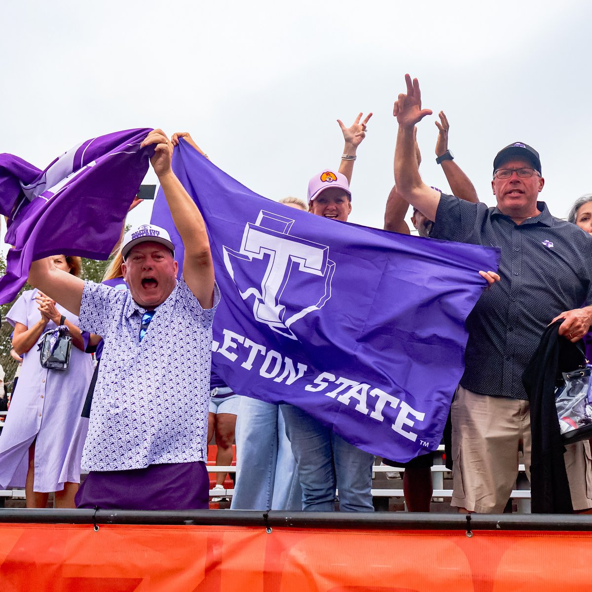 NCAA_FCS's tweet photo. TEXANS CHEESIN IN OHIO 😄

#FCS x 📸 IG/tarletonfb https://t.co/Fi9i8mYiJv