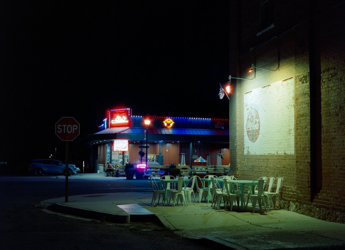 aldojonsson's tweet photo. Patio seating. Panguitch UT. (120 film) https://t.co/GDxfZ1Ottu