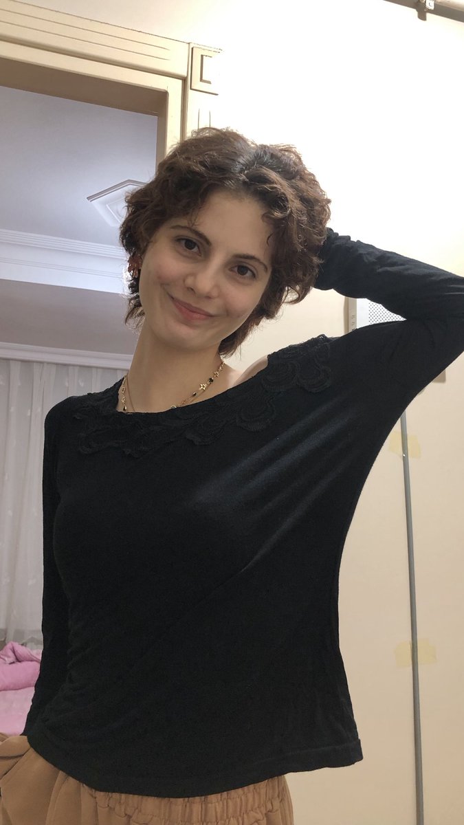 szkmmu's tweet photo. kısa saça rağmen :) 
uzuyo ama saçım❤️❤️ 
yatış öncesi yatmadan önceki doğal foto paylasm https://t.co/5jRoJEEjjn