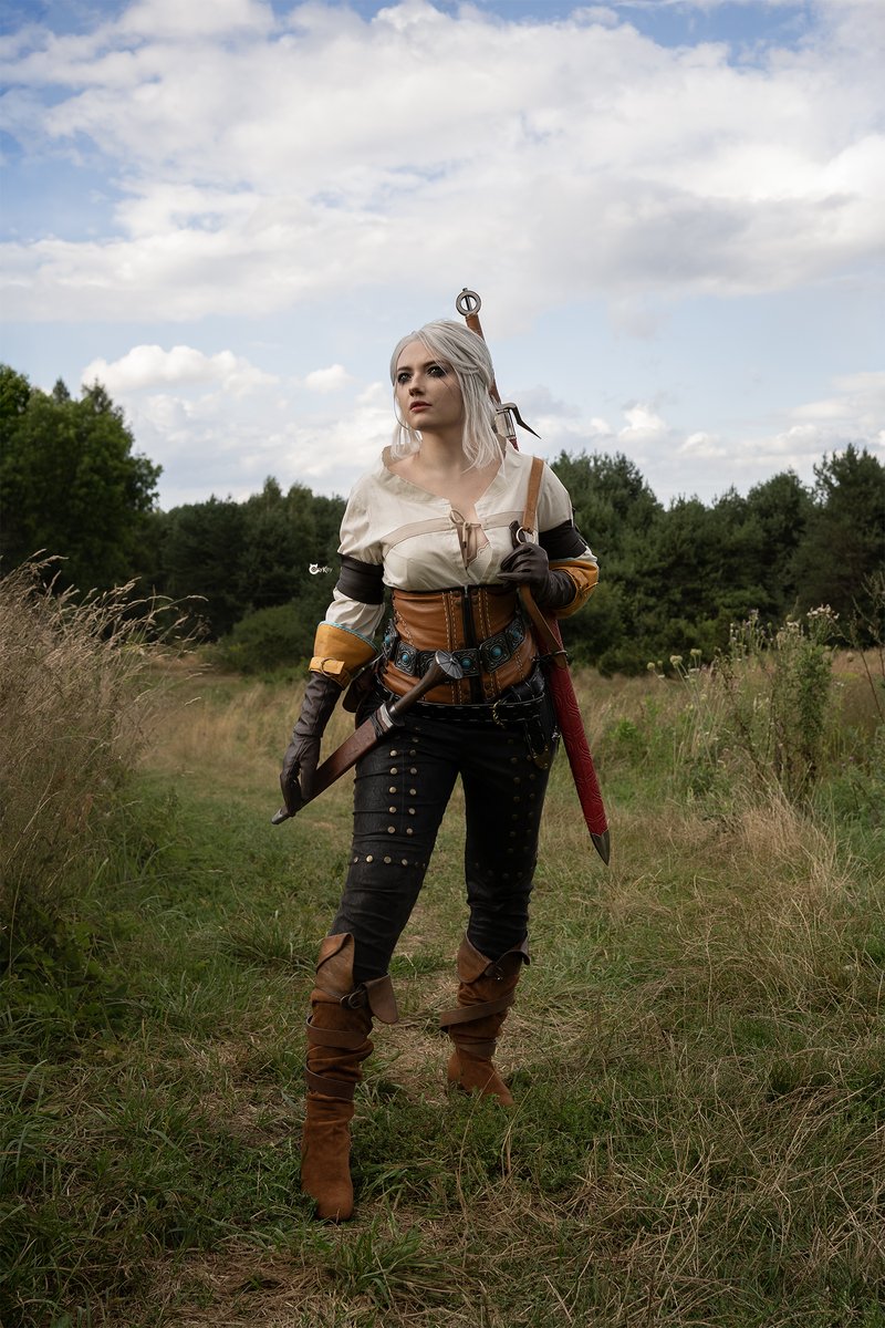 CarryKey_'s tweet photo. Ciri needs some help I guess 🤭
#thewitcher3 https://t.co/Q504dY0ifD