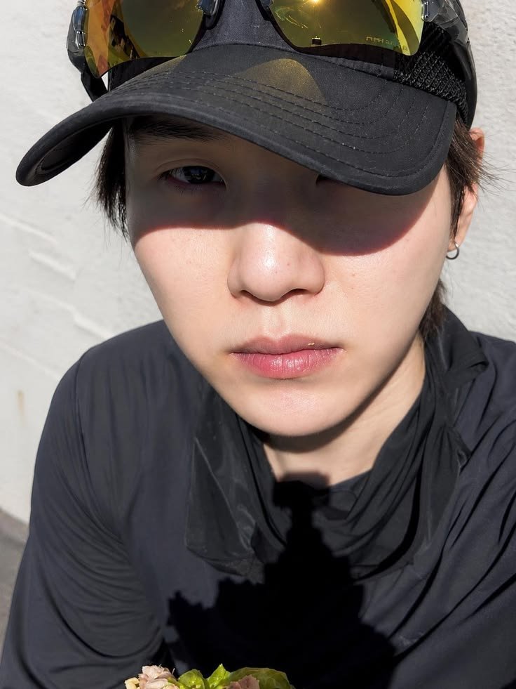 armySUGA_twt's tweet photo. 🤳🏻 https://t.co/ZMMlqk3Y3f